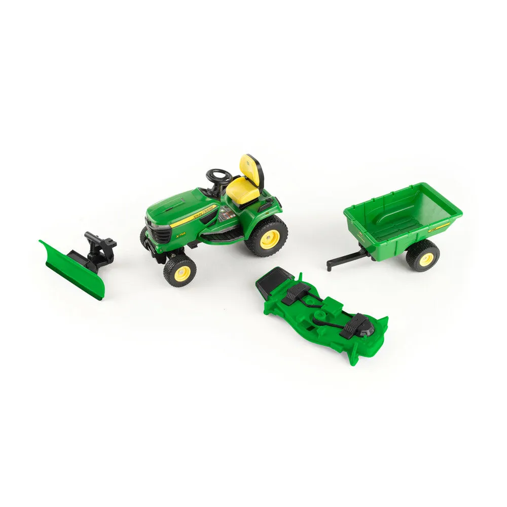 1:16 John Deere X758 Lawn Mower Tractor With Accessories Toy