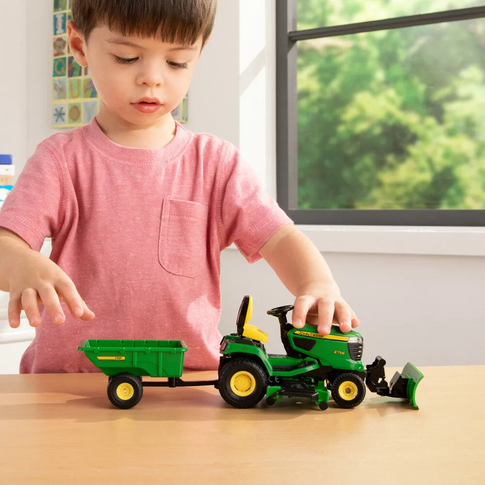 1:16 John Deere X758 Lawn Mower Tractor With Accessories Toy