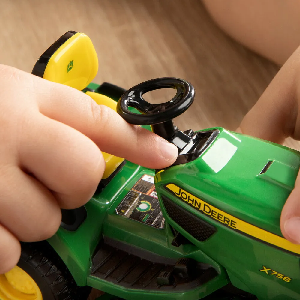 1:16 John Deere X758 Lawn Mower Tractor With Accessories Toy