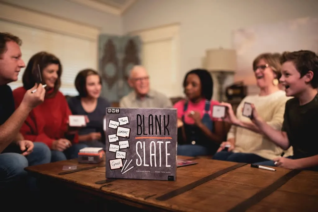 Board game Usaopoly Blank Slate: The Game Where Great Minds Think Alike