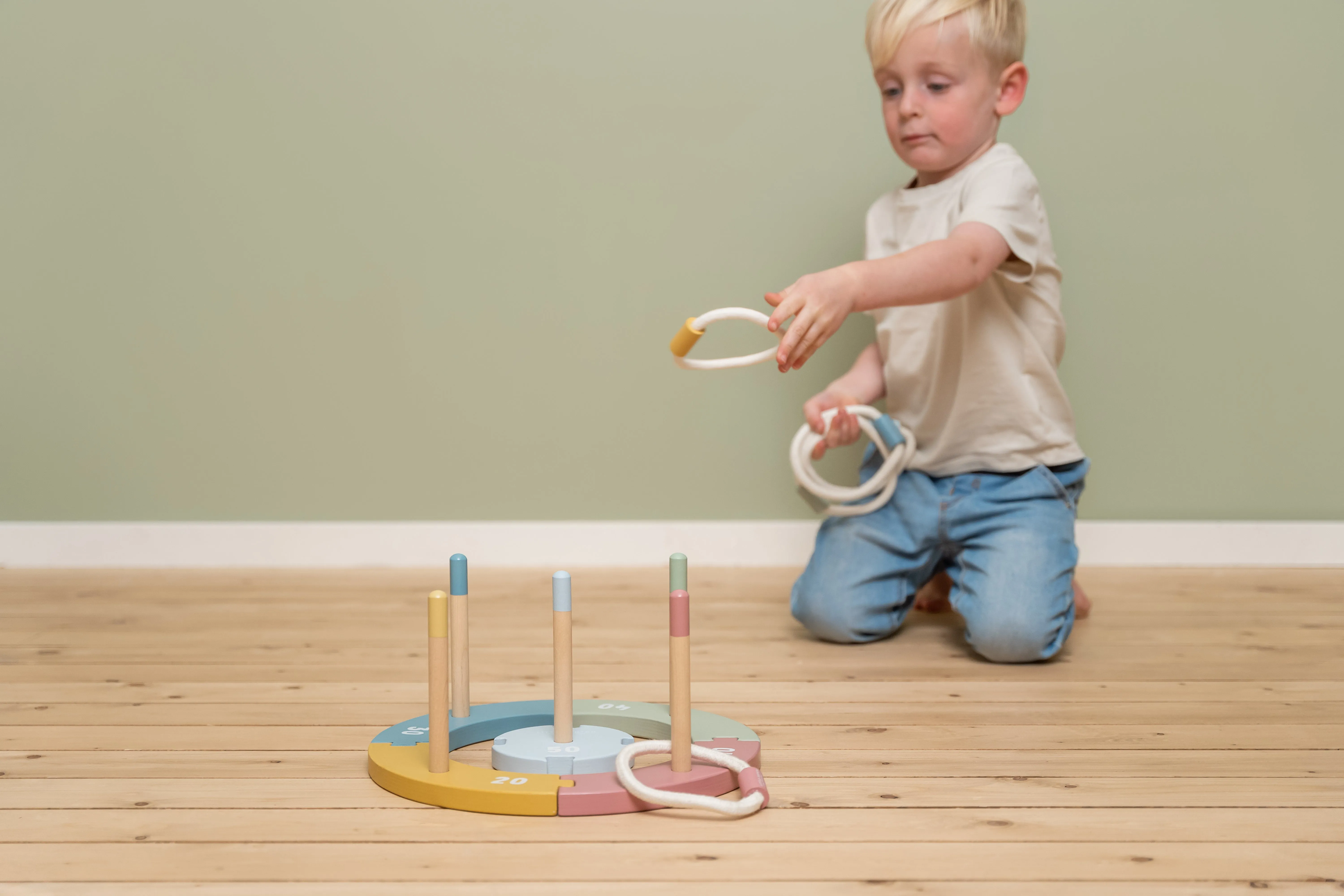 Little Dutch Ring Toss Game