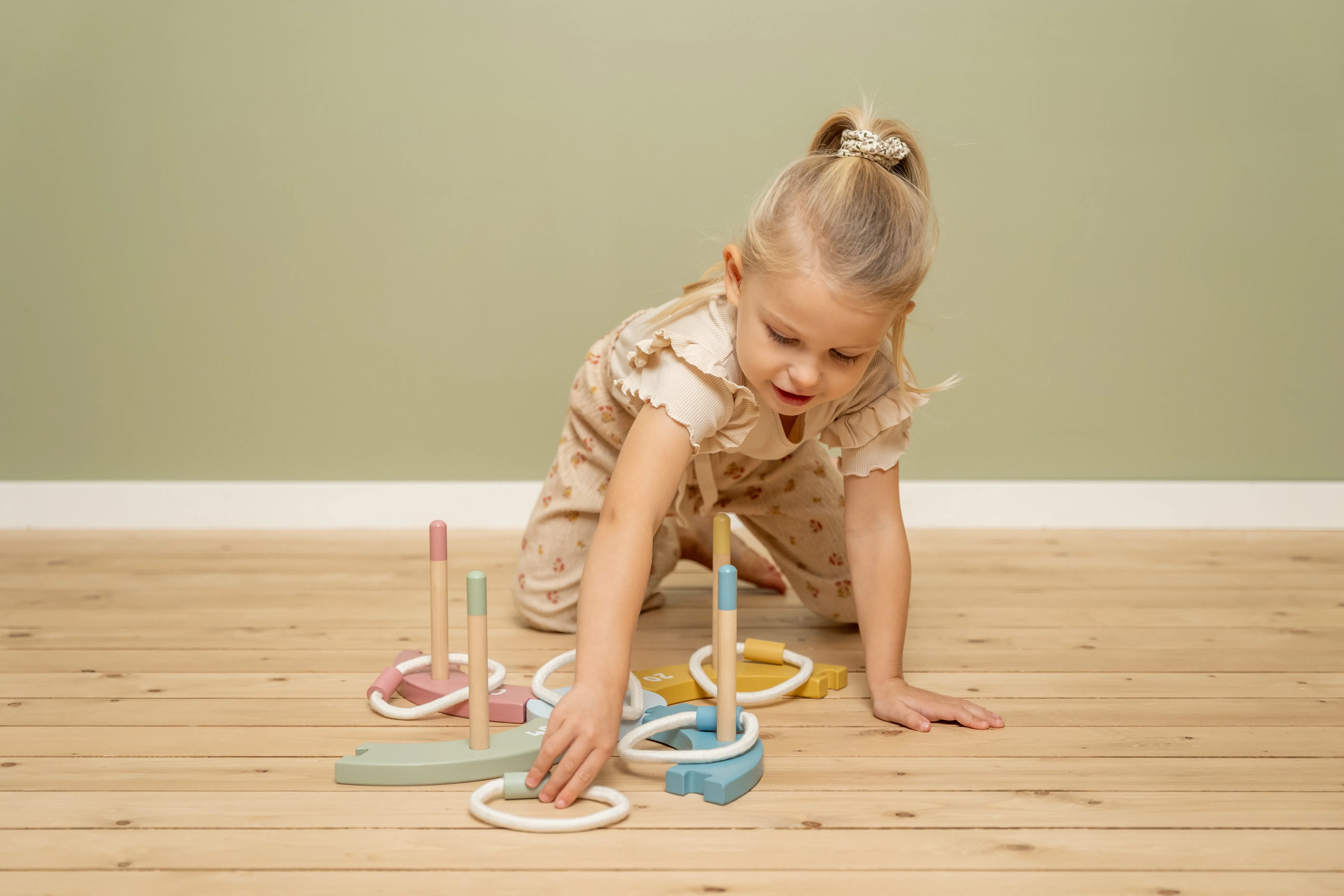 Little Dutch Ring Toss Game
