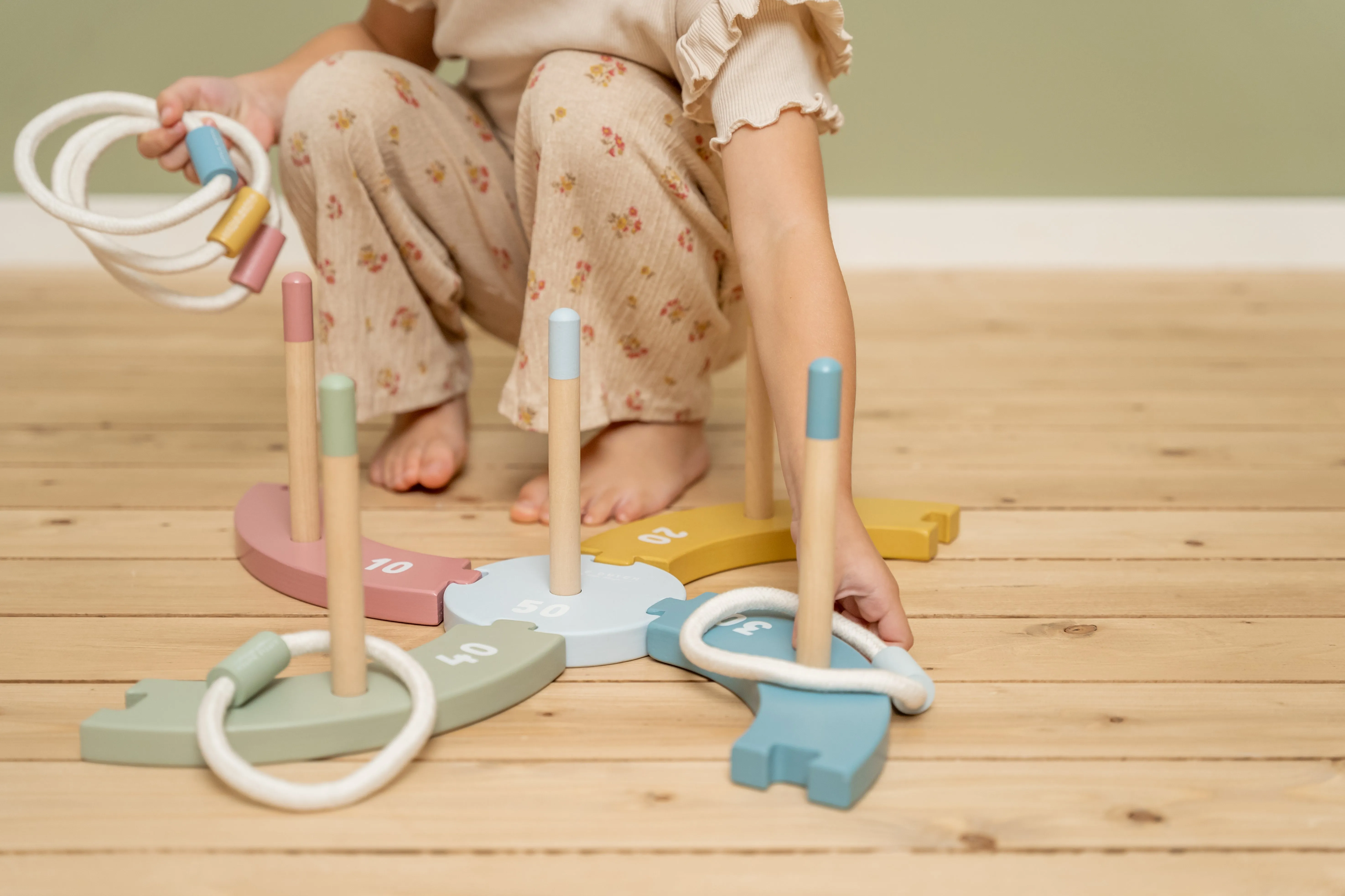 Little Dutch Ring Toss Game