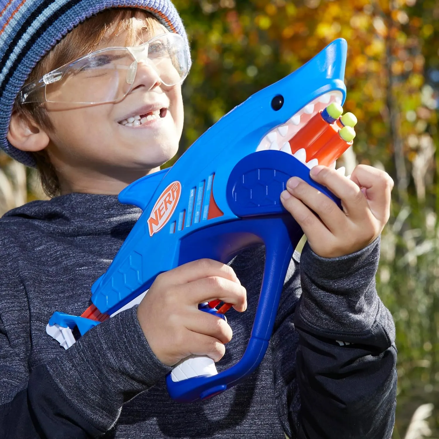 Nerf Junior Wild Sharkfire, Easy Play Dart Blaster, 8 Nerf Elite Darts, Nerf Blaster Shark Toys for 6 Year Old Boys & Girls, Outdoor Toys